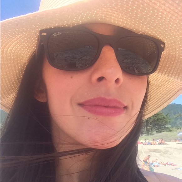 Meet your Posher, Priscilla