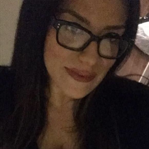 Meet your Posher, Yvette