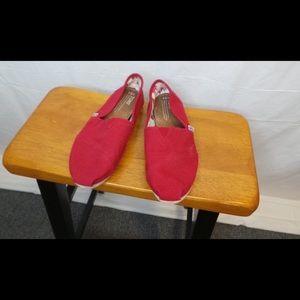 * Brand New * Red TOMS