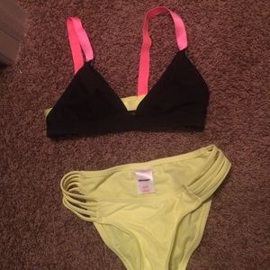 Cute swimsuit!