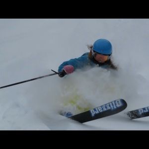 Meet your Posher, Ava