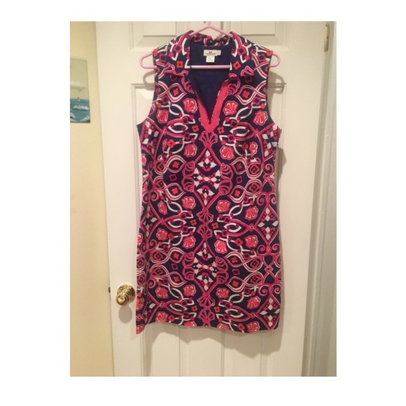 Woman's Vineyard Vines Shell Scarf dress size 12