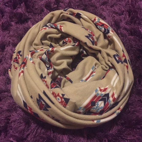 🚫SOLD🚫Tan and red Aztec infinity scarf 🌻🌵