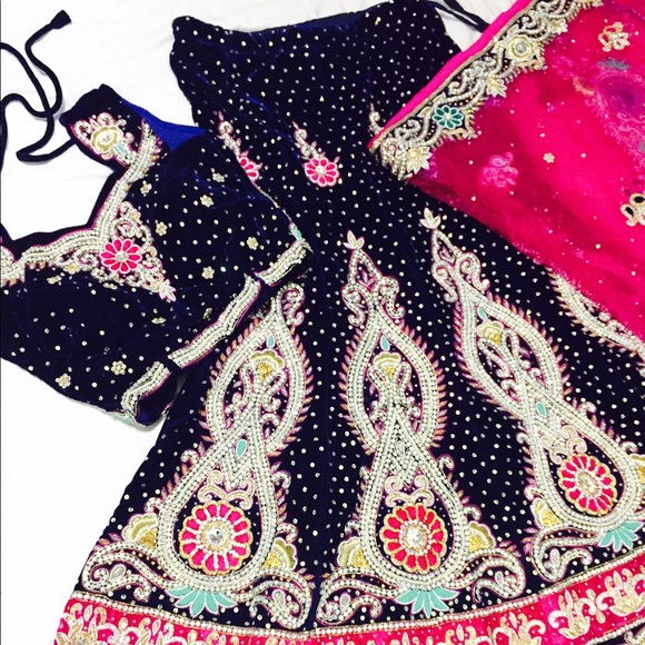 Indian bridal wedding lehenga - Picture 2 of 6