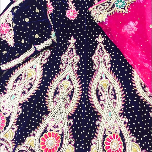 Indian bridal wedding lehenga - Picture 3 of 6