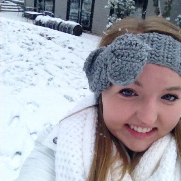 Meet your Posher, Chelsie - Picture 2 of 2