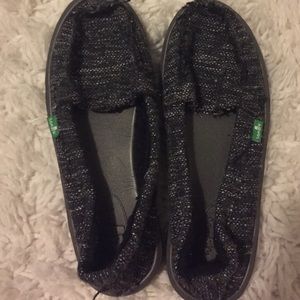 charcoal colored Sanuks with fur inside