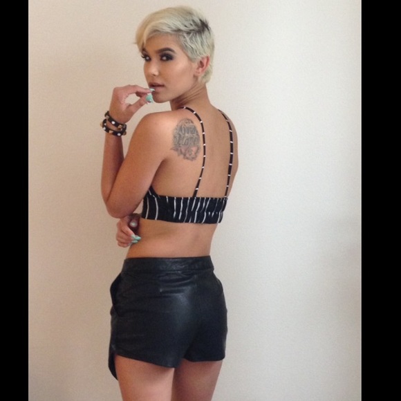 High Fashion Leather Skirt/Skort - Picture 3 of 4