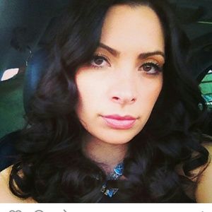 Meet your Posher, Parisa