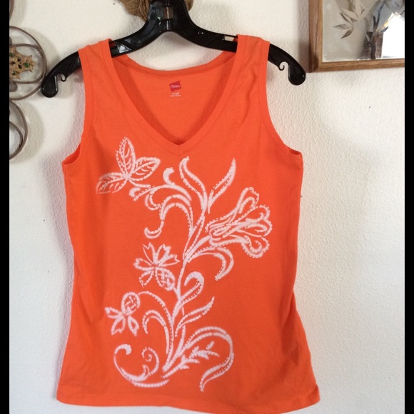 NEW HANES ORANGE  T SHIRT WITH FLOWER OUTLINE