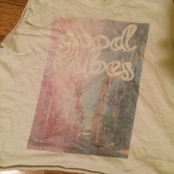 Good Vibes Muscle Tee - Picture 4 of 4