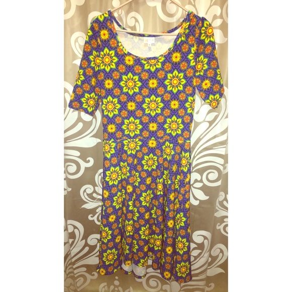 LulaRoe Nicole dress size L never worn
