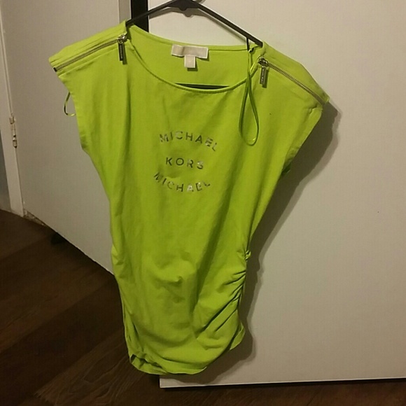 New without  tags Green shirt