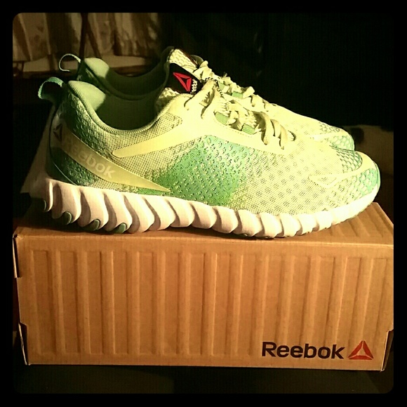 Reebok Shoes - REEBOK Twistform w/Memory Tech
