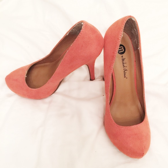 Heels - Picture 1 of 3