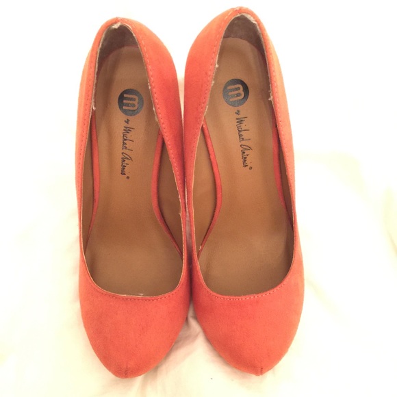 Heels - Picture 2 of 3