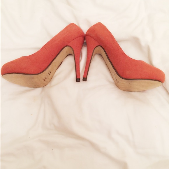 Heels - Picture 3 of 3