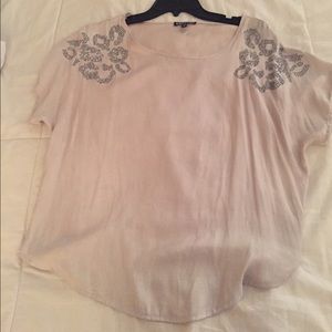 Express silk flowy top with flower