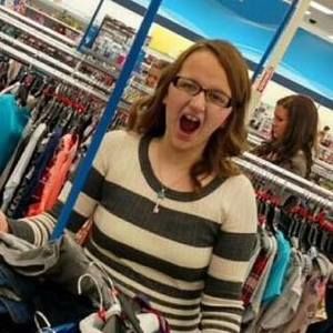 Meet your Posher, Courtney