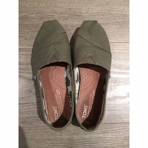 Khaki Green TOMS