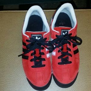 Women Samoa Adidas Shoe size 7