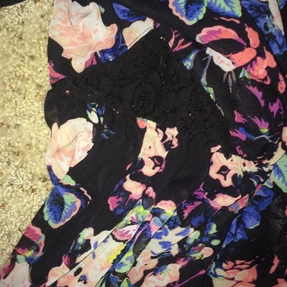 Floral dress - Picture 2 of 3