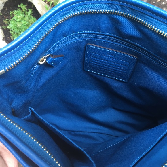 ❌❌SOLD❌❌❌   COACH SIGNATURE FILE BAG (💯AUTHENTIC) - Picture 4 of 4