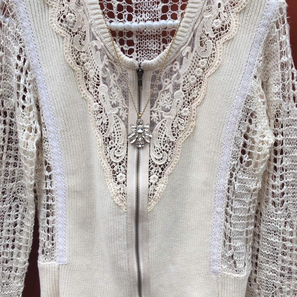 ‼️SOLD‼️. LACE & KNIT ‼️SOLD‼️ - Picture 2 of 8