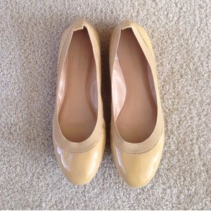 Banana Republic nude flats