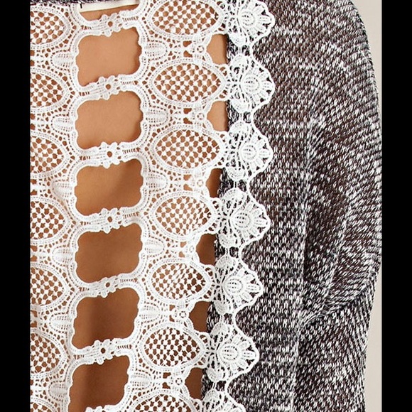 Sale OPEN BACK LACE KNIT TOP last one - Picture 4 of 4
