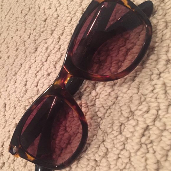 7 For all Mankind sunglasses