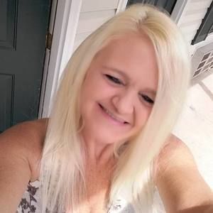 Meet your Posher, Tina