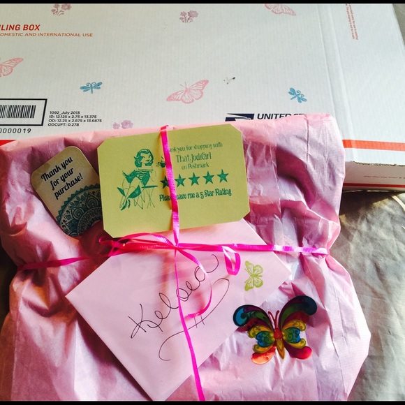 Posh Packaging 💓 - Picture 2 of 4