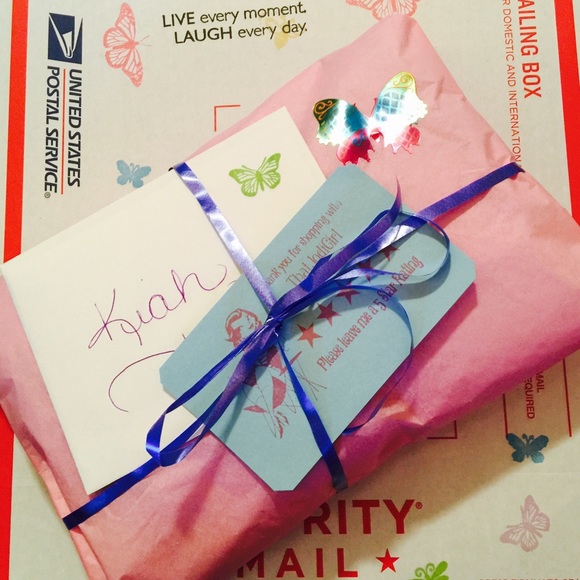 Posh Packaging 💓 - Picture 3 of 4