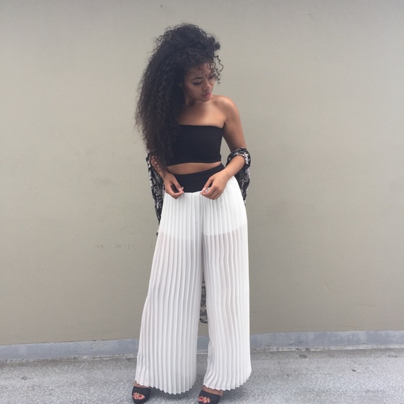 LAST ONE!! White chiffon pleated palazzo pant