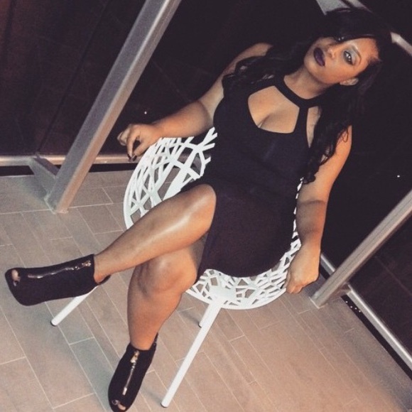 Welcome To My Closet! - Picture 2 of 3