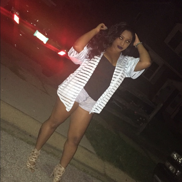 Welcome To My Closet! - Picture 3 of 3