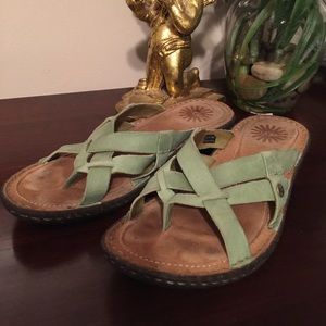 UGG LANNI PEASHOOT LEATHER SANDAL SIZE 6