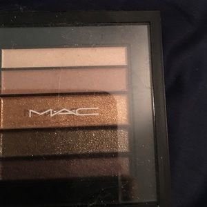 MAC eyeshadow 5 shades of brown.
