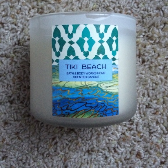 Tiki beach candle