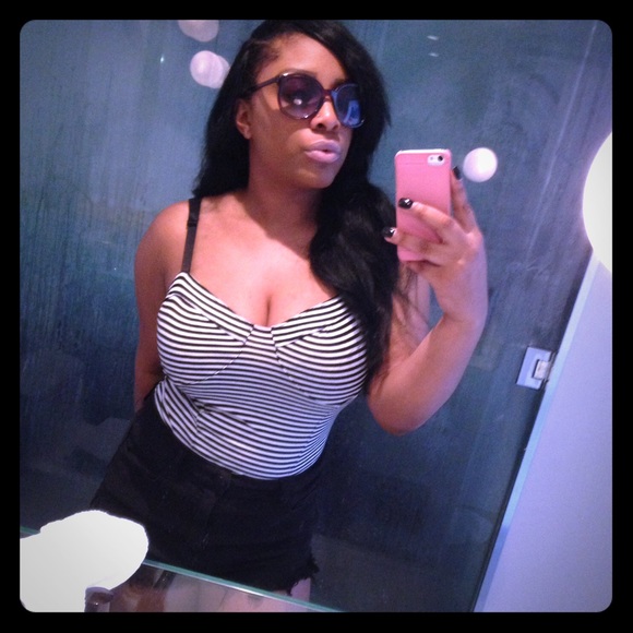 ✨H&M women striped casual tank✨