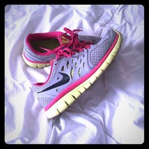 💕Nike flex 2013 women's 7.5 gray pink yellow💕