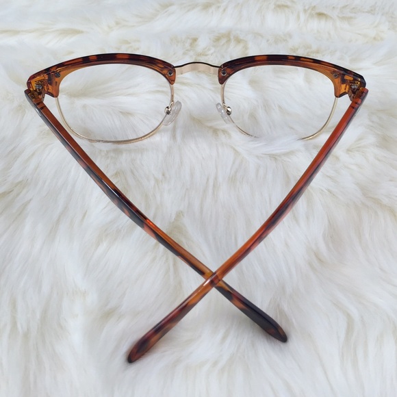 ❗️SOLD❗️Clear Leopard Lens Glasses 😍👓 - Picture 3 of 4