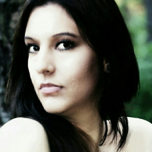 Meet your Deaf Posher, Cheyenne! - Picture 4 of 4