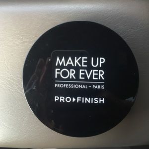 Make Up Forever Pro Finish Powder