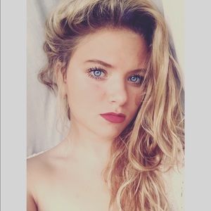 Meet your Posher, Hailey