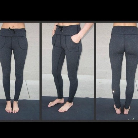 Lulu Lemon leggings in MAROON.