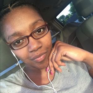 Meet your Posher, Johntoya