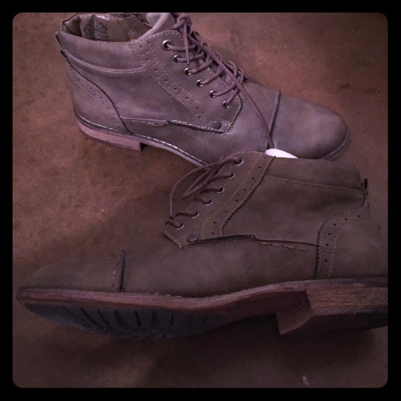 Brand New Fergie booties