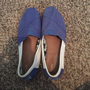 Toms